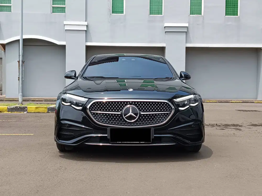 BARU=3BULAN KM=TIGA RIBU BUNGA=4% Nik=2025 ASLI Mercedes E300 AMG 2025