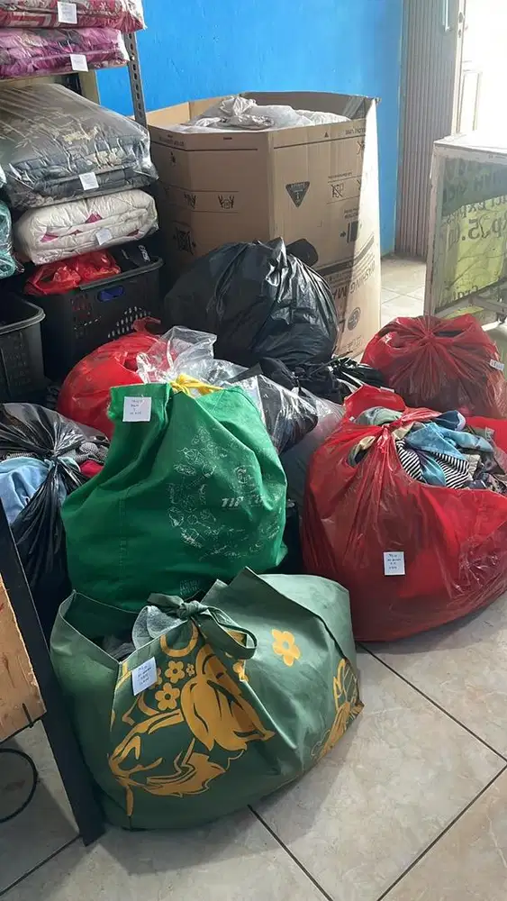 Freelance Wanita Setrika Uap