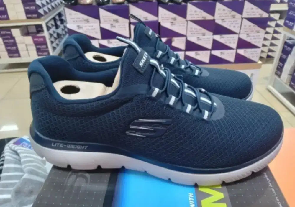 Sepatu skechers  original store