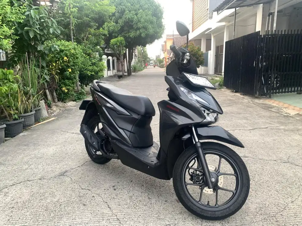Honda Beat Deluxe CBS ISS Thn 2025 Bln 5 Low Km 6rb Seperti Baru