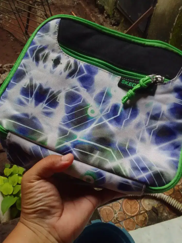 Tas bekal makanan merk Skechers