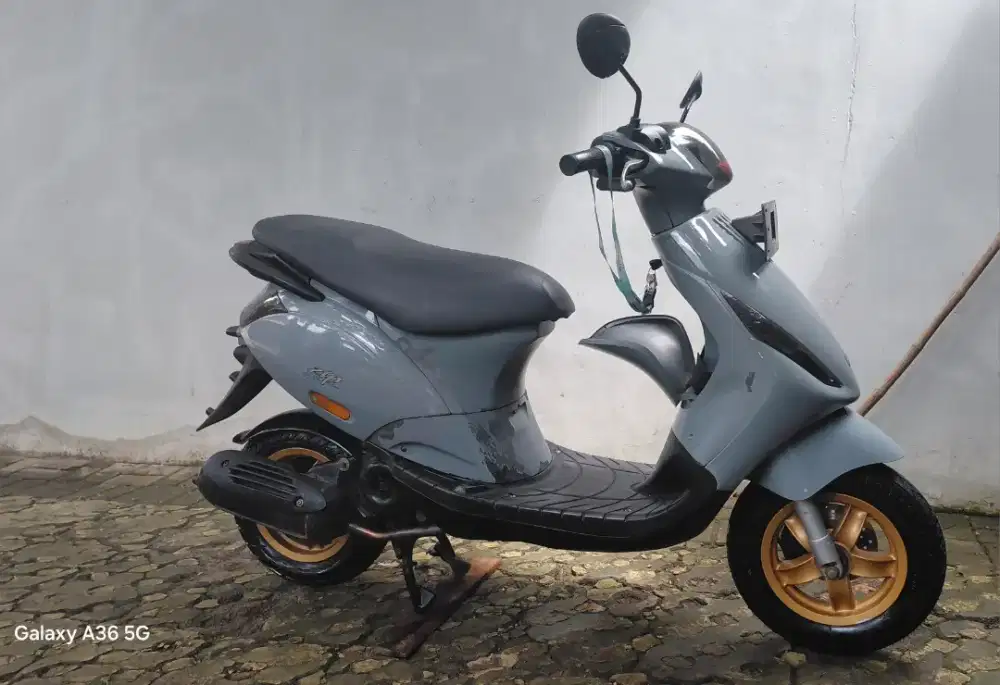 DiJual Piaggio ZIP 100
