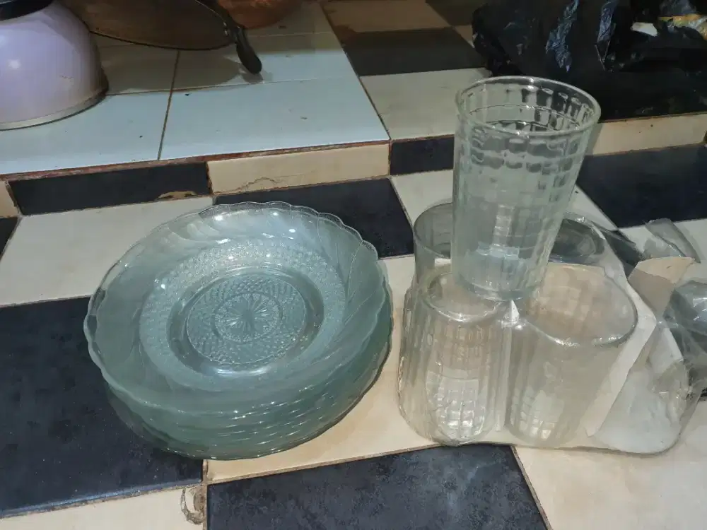 Piring + Gelas Baru