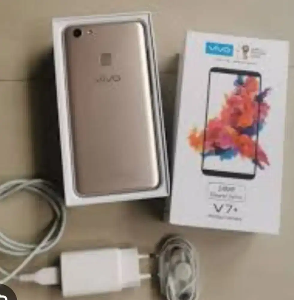 Murah hp Vivo V7+plus 4/64 lkp, bs TT