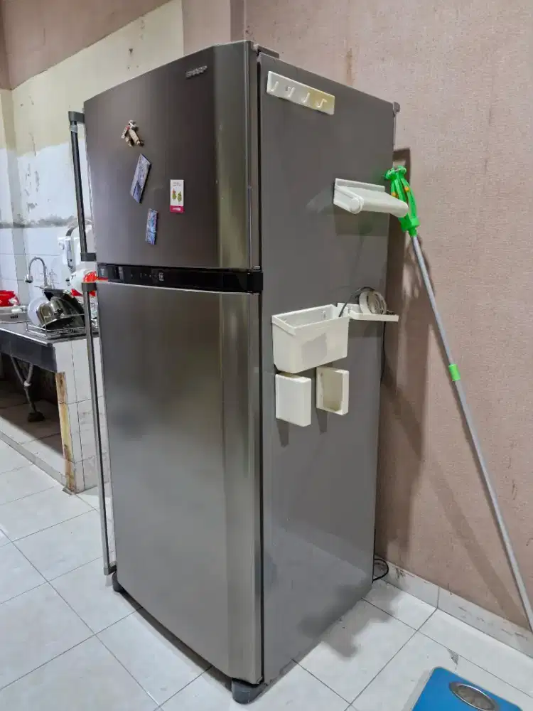 Kulkas Sharp 2 Pintu 850 liter, nego sampai dapat