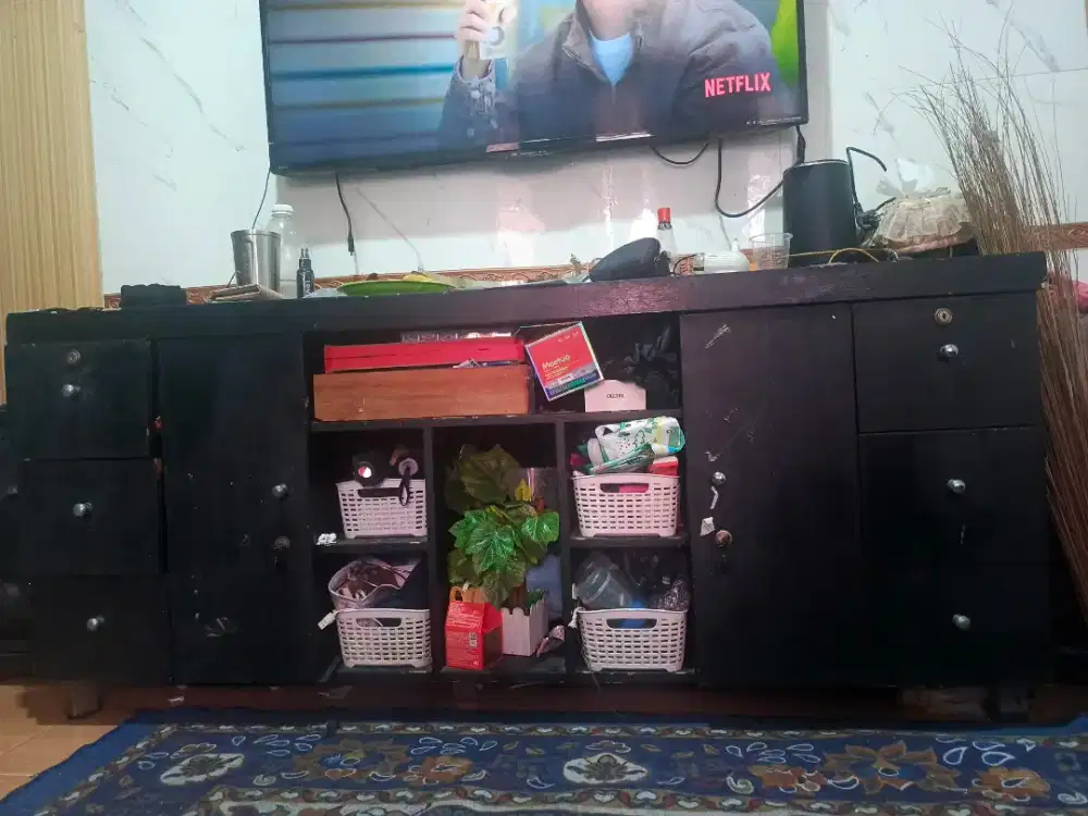 Meja laci bawah TV
