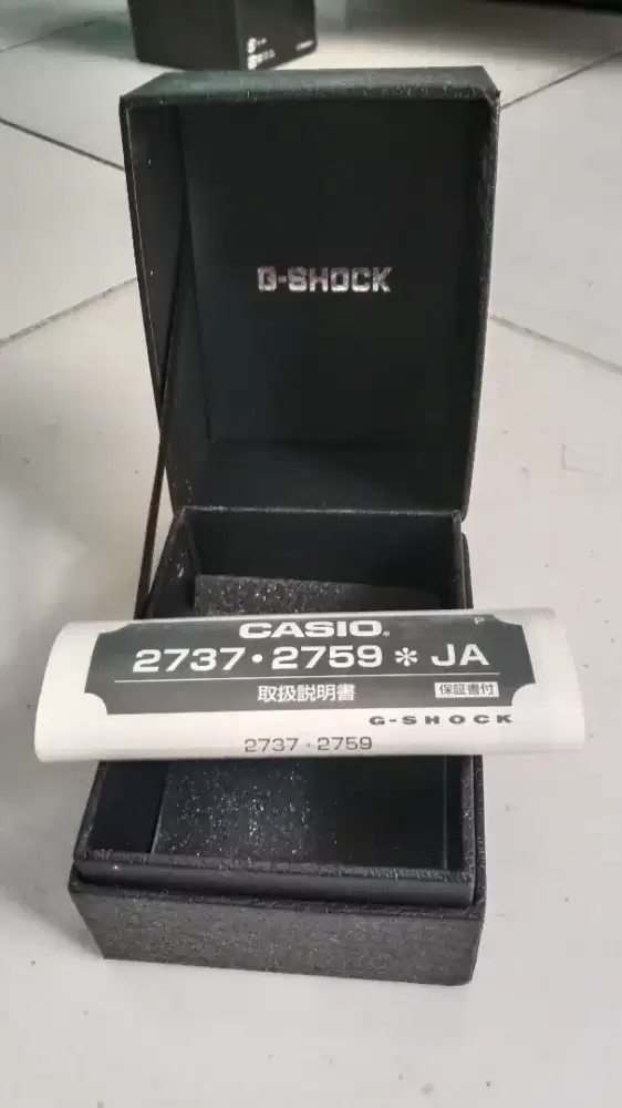 Kotak jam tangan bekas