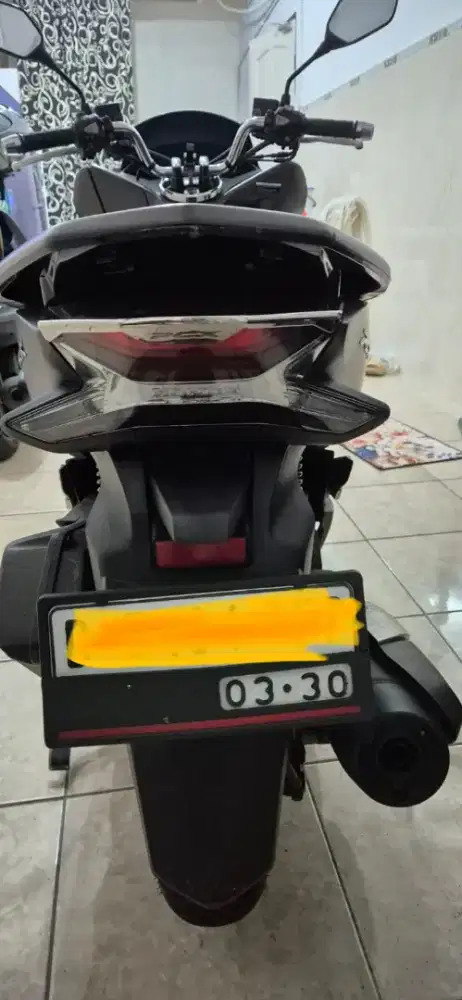Honda PCX coklat abu
