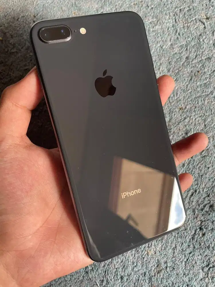 Iphone 8 plus 64gb.