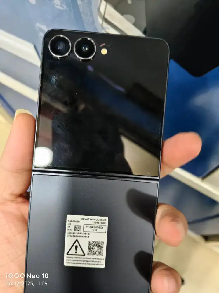 Samsung flip 7 12 per 512 gb