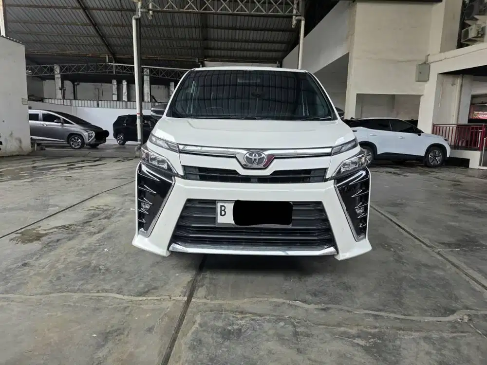 Toyota Voxy 2.0 AT ( Matic ) 2020 Putih  Km 74rban Plat Ganjil Jaktim