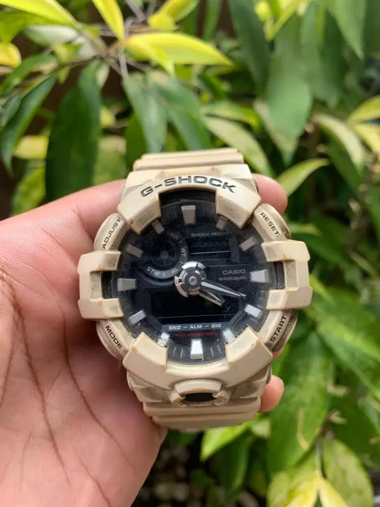 Jam tangan G-Shock GA-700UC-5ADR