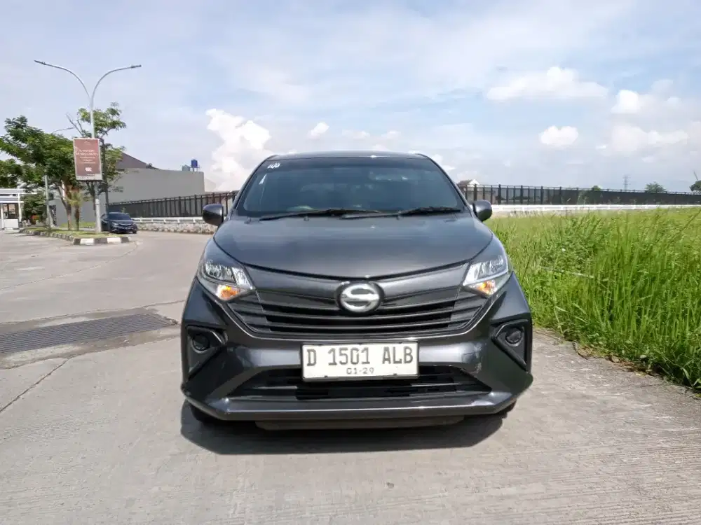 DP 4 JT Daihatsu New Sigra M 1,0 MT 2023