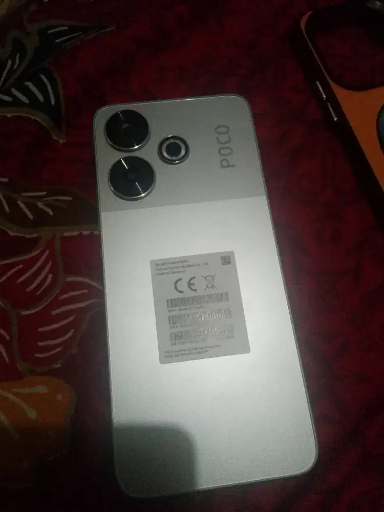 Poco m 6 ram 8+4 Rom 256