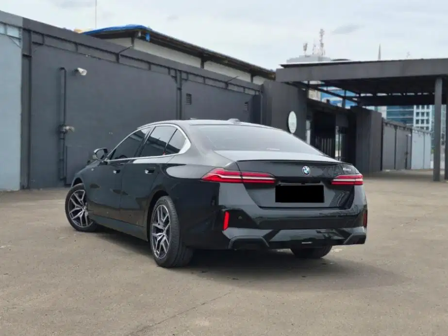 BMW 520i 2024 M Sport G60