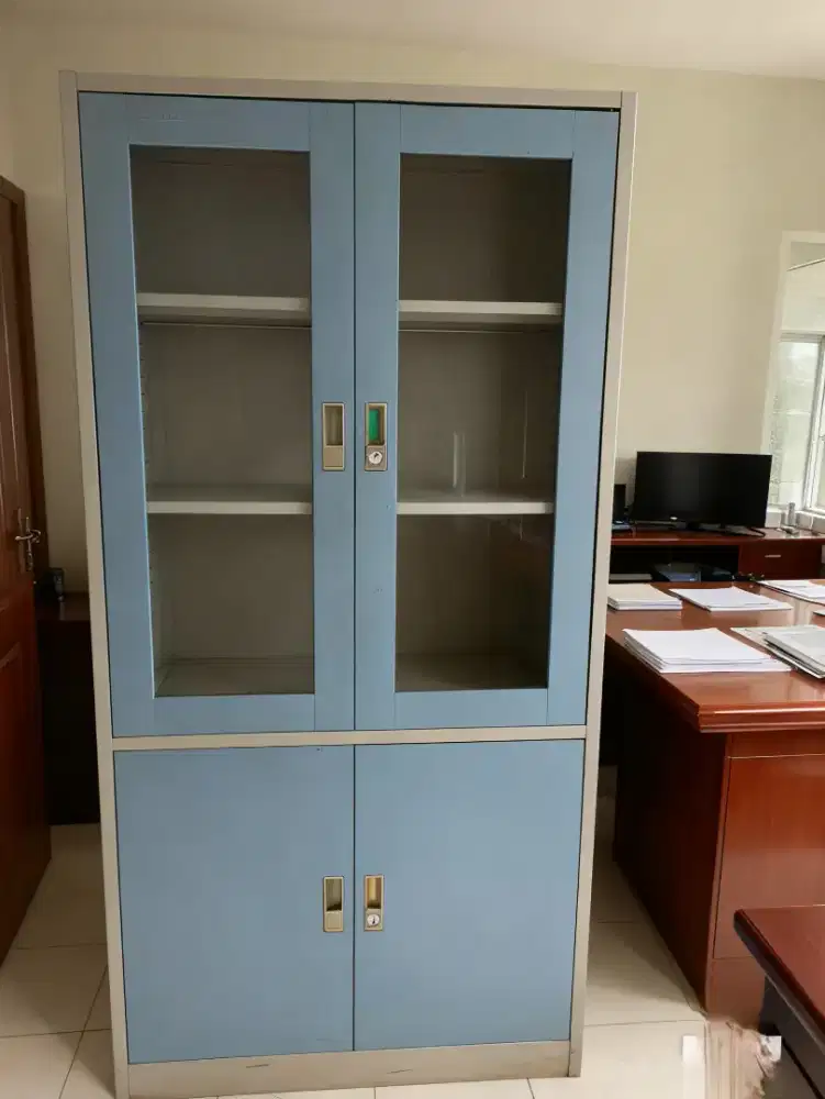 Lemari Kabinet Krisbow