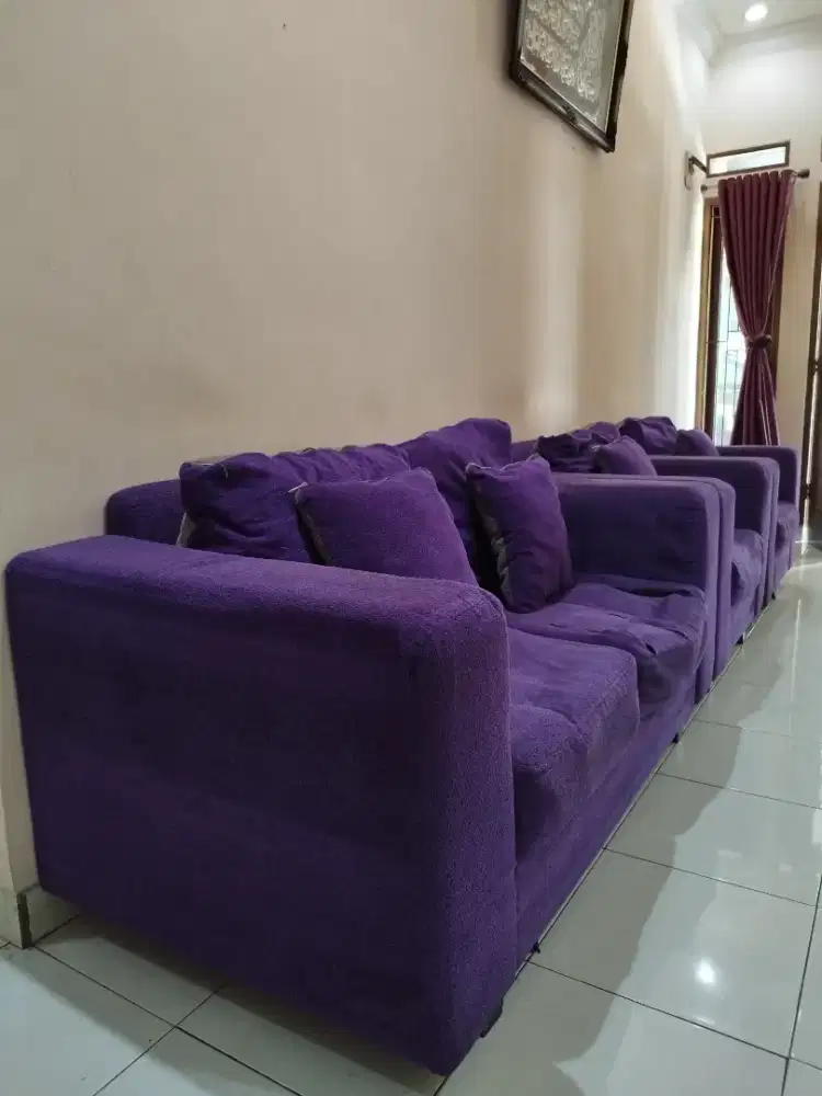 Sofa 4 seat warna ungu