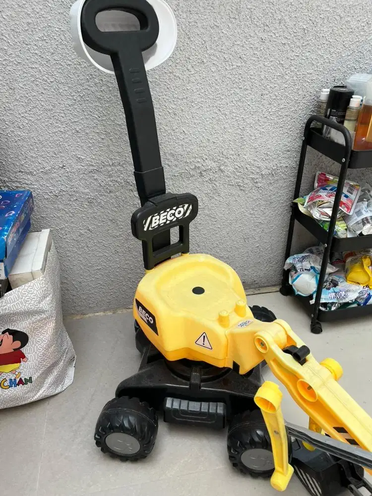 mainan escafator anak bisa di dudukin dan masih berfungsi baik