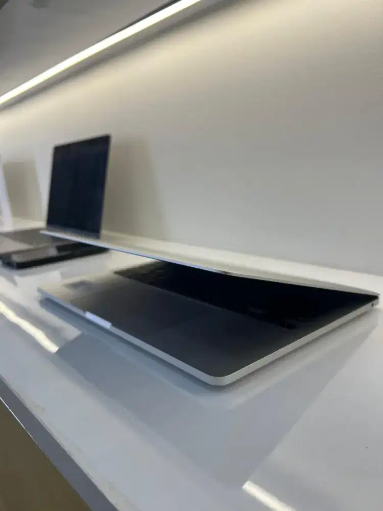 Macbook Pro i5 2020 13 16/256 GB