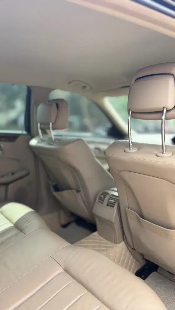Mercedes-Benz E300 2010 Bensin