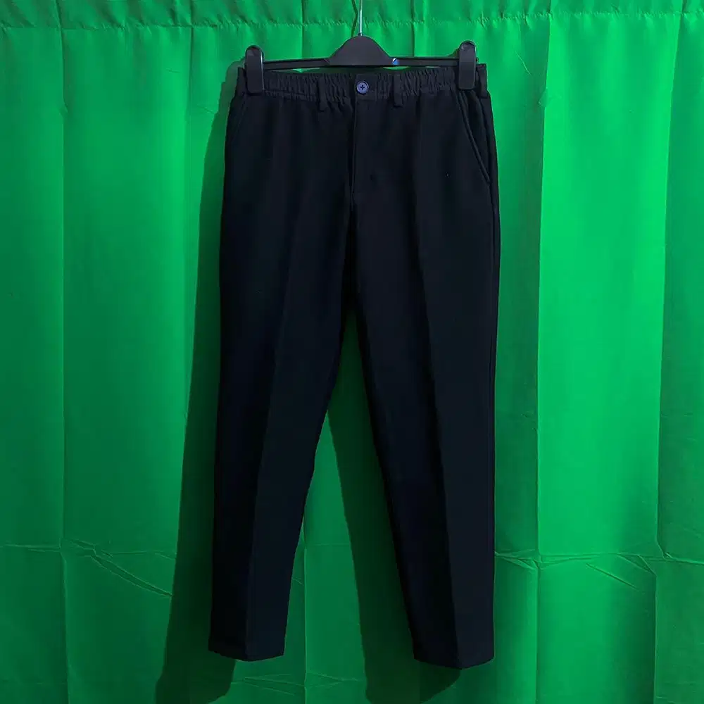 Celana heattech GU - Size 34 - hitam