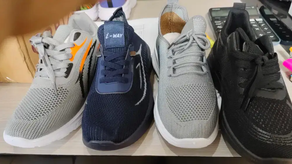 Jaga sepatu & host live