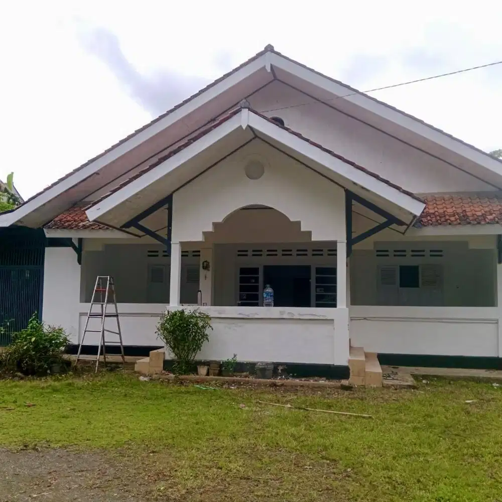 Disewakan Rumah Luas dekat Stasiun Karanganyar, Kebumen, Jawa Tengah