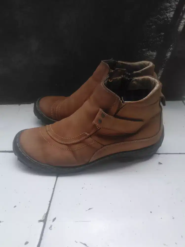 sepatu kulit jhon marko ori no.42 mulus pisan