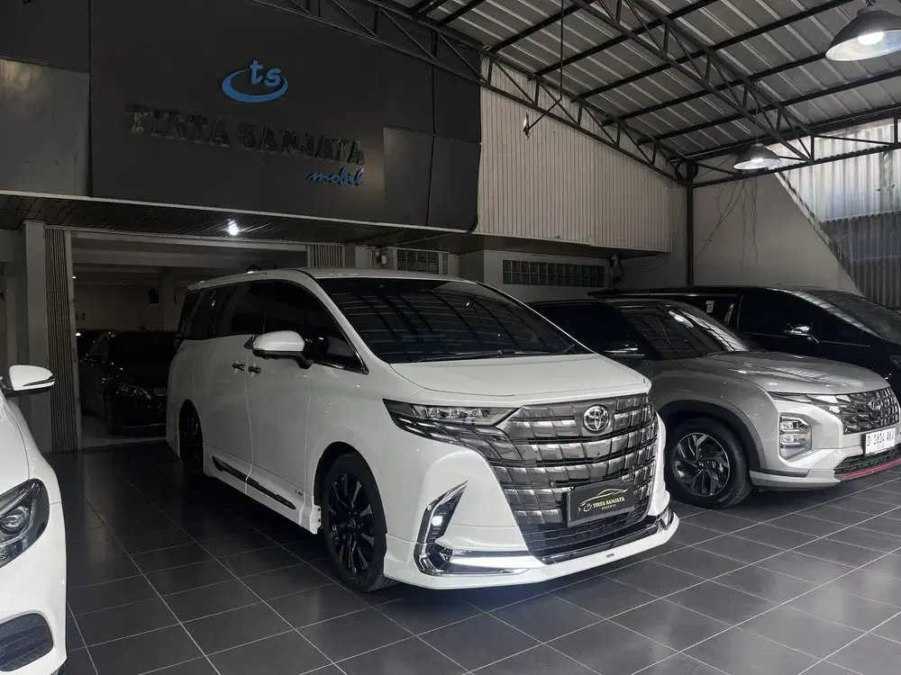 Toyota Alphard 2.5 Hybrid Modelista HEV 2024 KM 10 rb