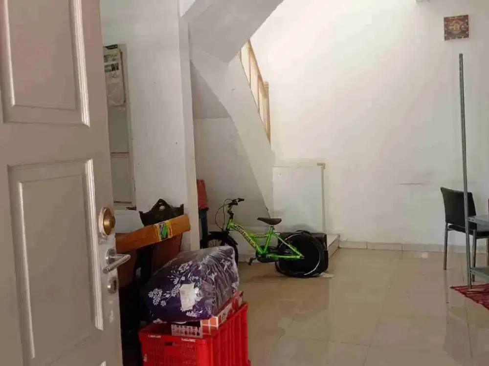 Jual rumah taman surya 6x18 2 lantai