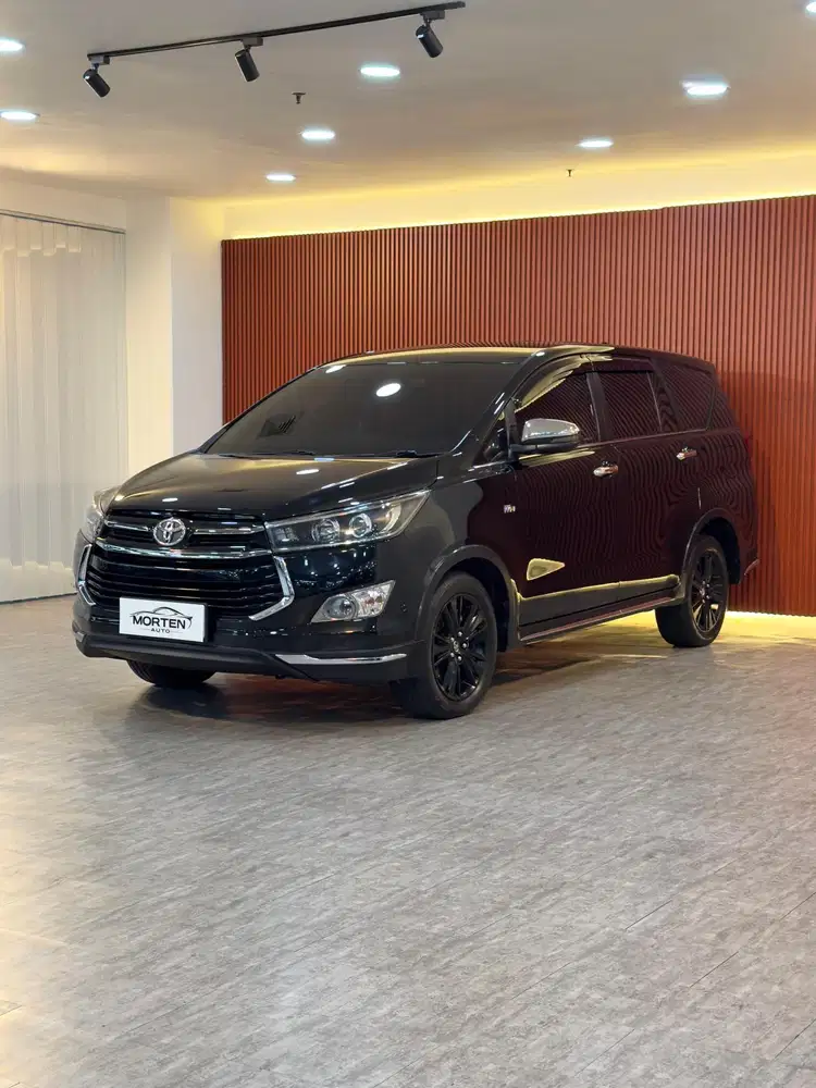 Toyota Innova Venturer 2.0 At