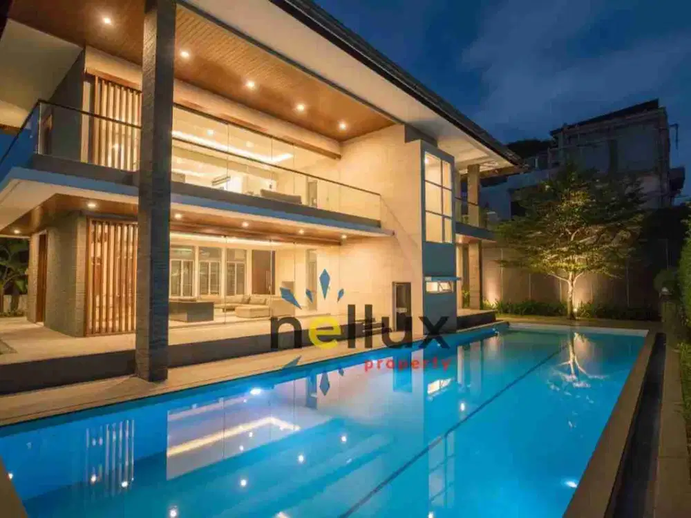 Dijual Rumah Lux modern ada kolam renang di Setraduta Pasteur