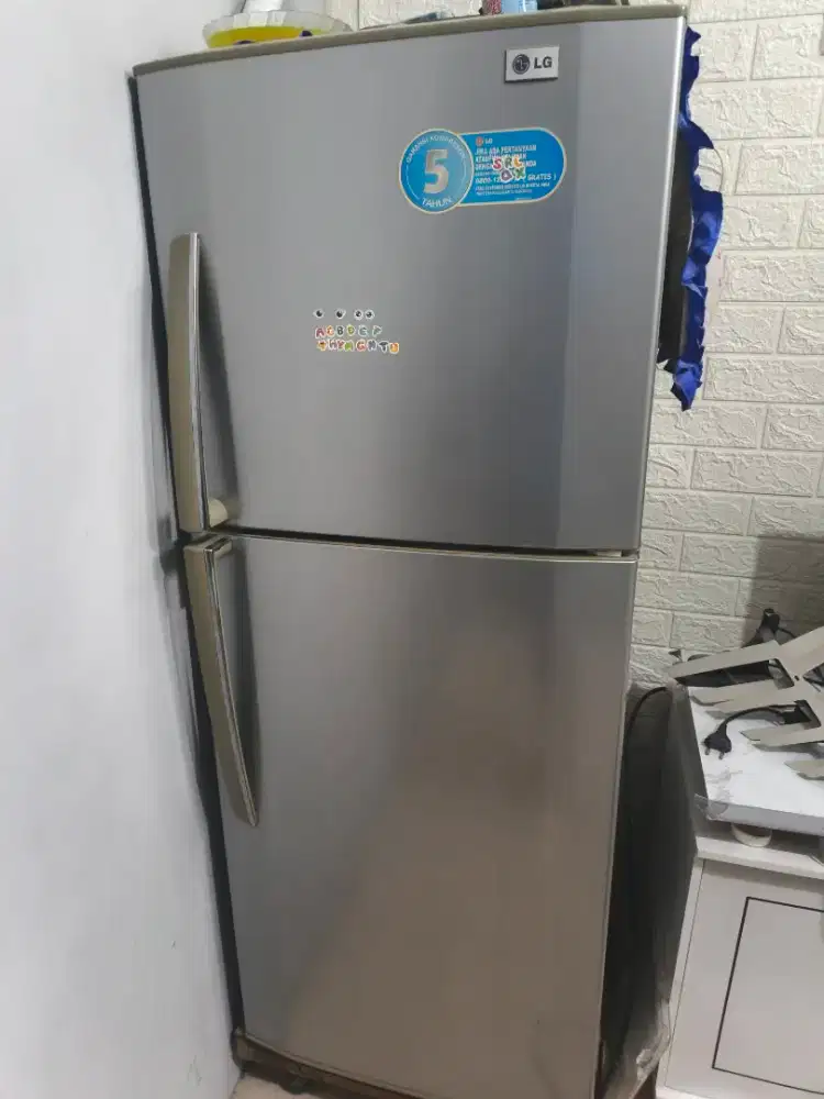 Dijual kulkas LG 2 pintu