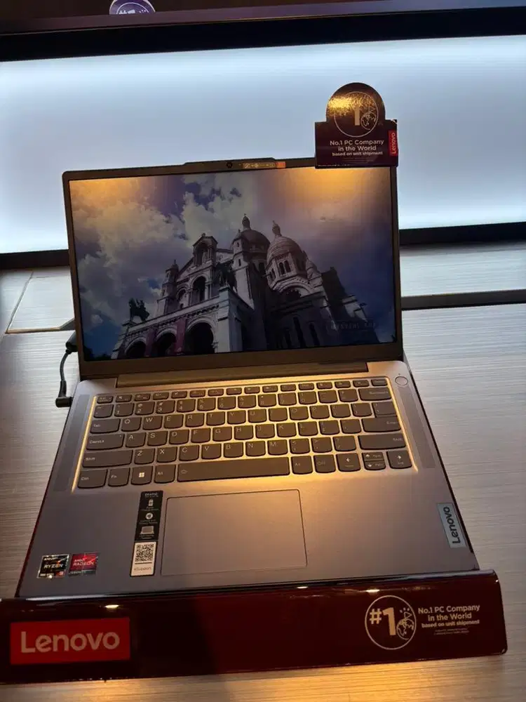 CICILAN LAPTOP LENOVO INTEL CORE i3 8/512 Gb PROMO BUNGA RINGAN