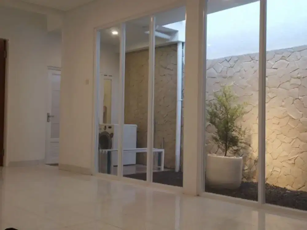 Rumah Baru Cantik Tengah Kota SHM di Turangga Dkt Buah Batu Tsm