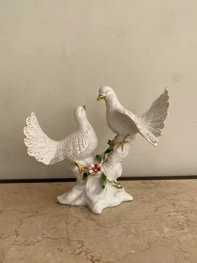 Patung Porselen Sepasang Merpati/ Dove -  Putih Gold, Vintage