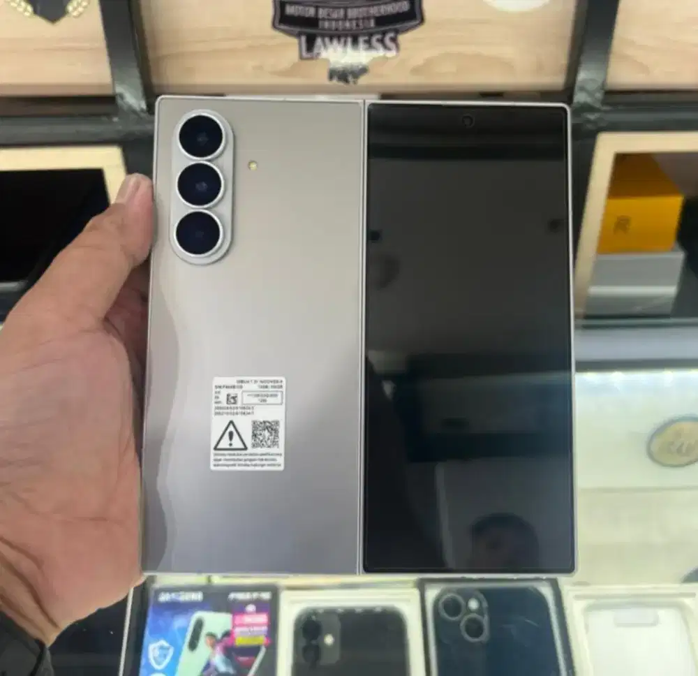 Samsumg Z Gold 7 12/256 GB Like New