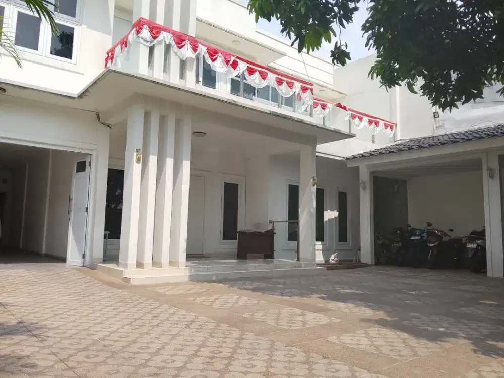 Rumah Kantor DIkawasan Jatipadang Jakarta Selatan