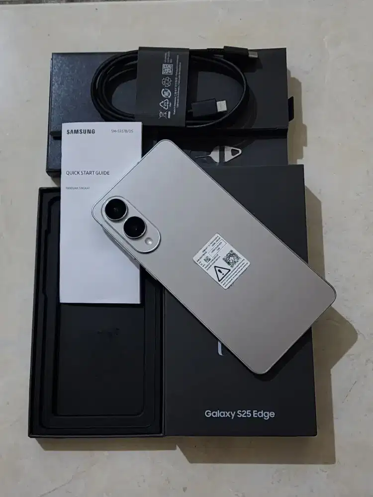 Samsung S25 Edge 5G 12/256Gb  warna Silver SEIN, kondisi 99,9% Mulus