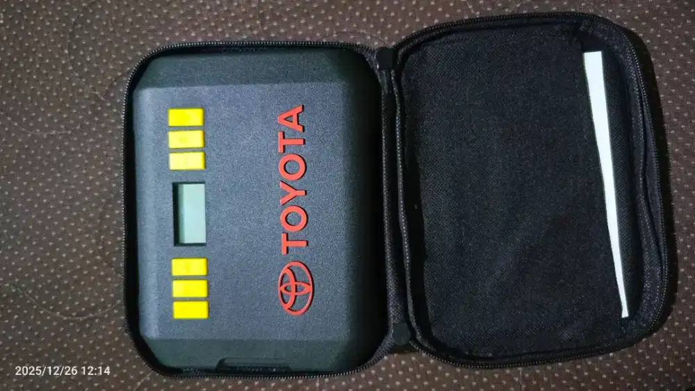 TOYOTA pompa ban electrik portable ORIGINAL