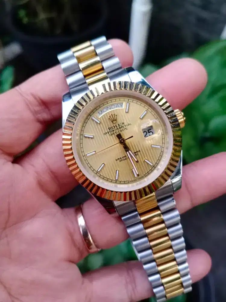 Jam pria RLx day date