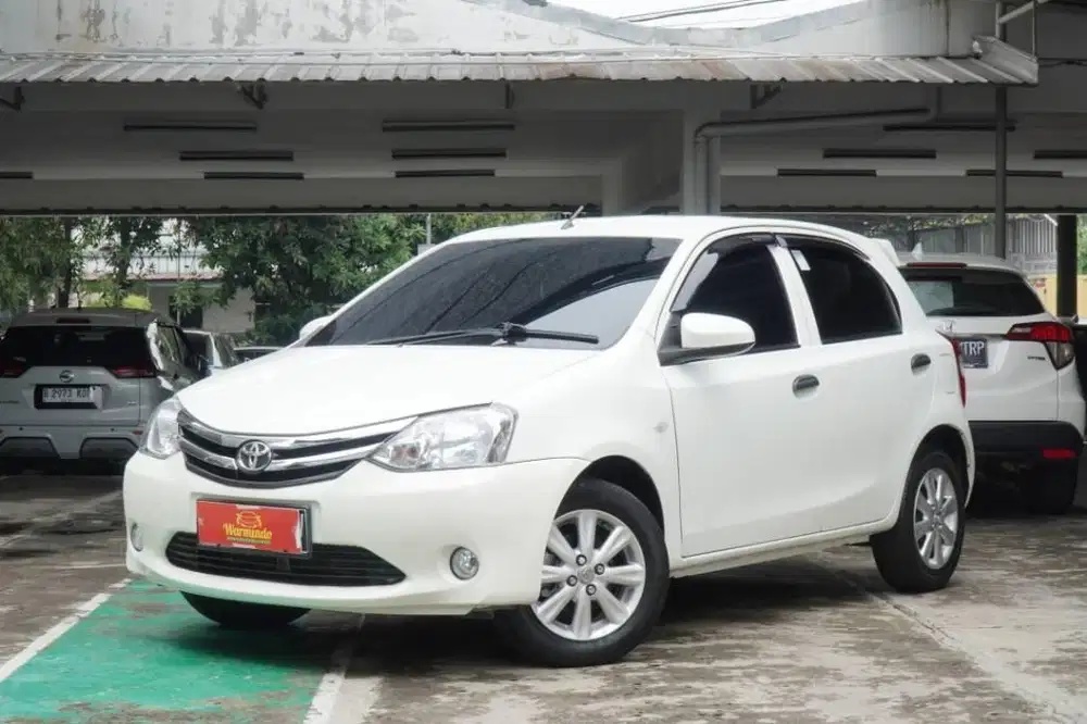 Toyota Etios Valco J manual MT tahun 2016 Putih Low KM DP minim 13 jt