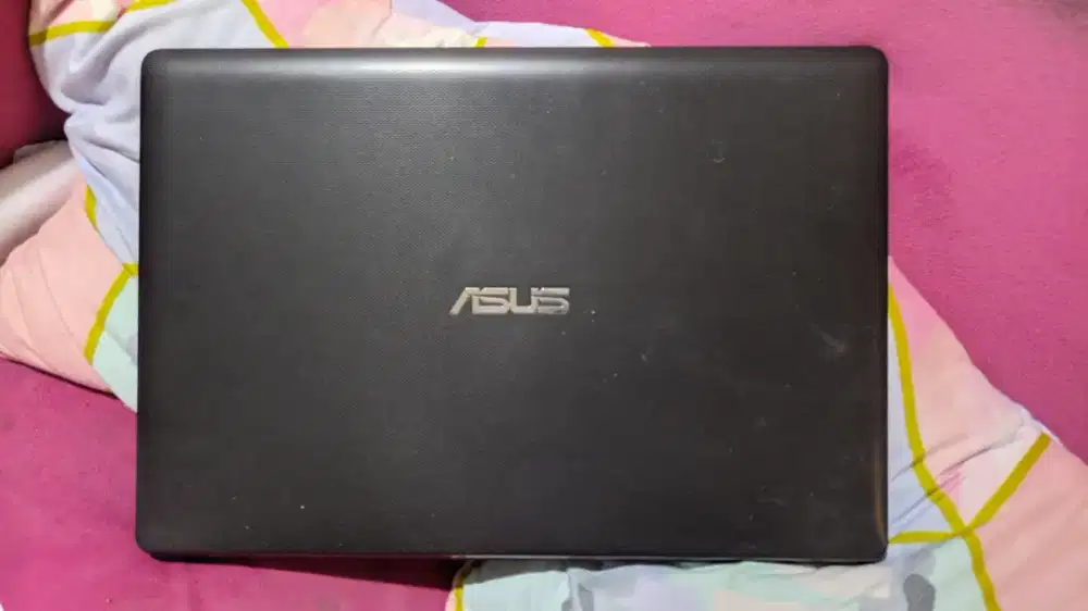 Laptop merk asus type X452E