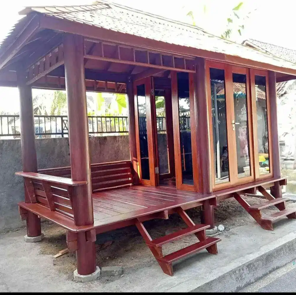 Saung kaca ada kamar nya