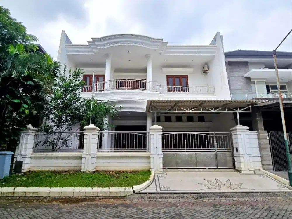 Dijual/ Disewakan rumah villa royal pakuwon city