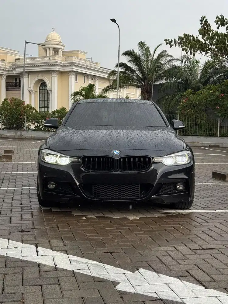 330i M sport 2019 Dp minim 5jt
