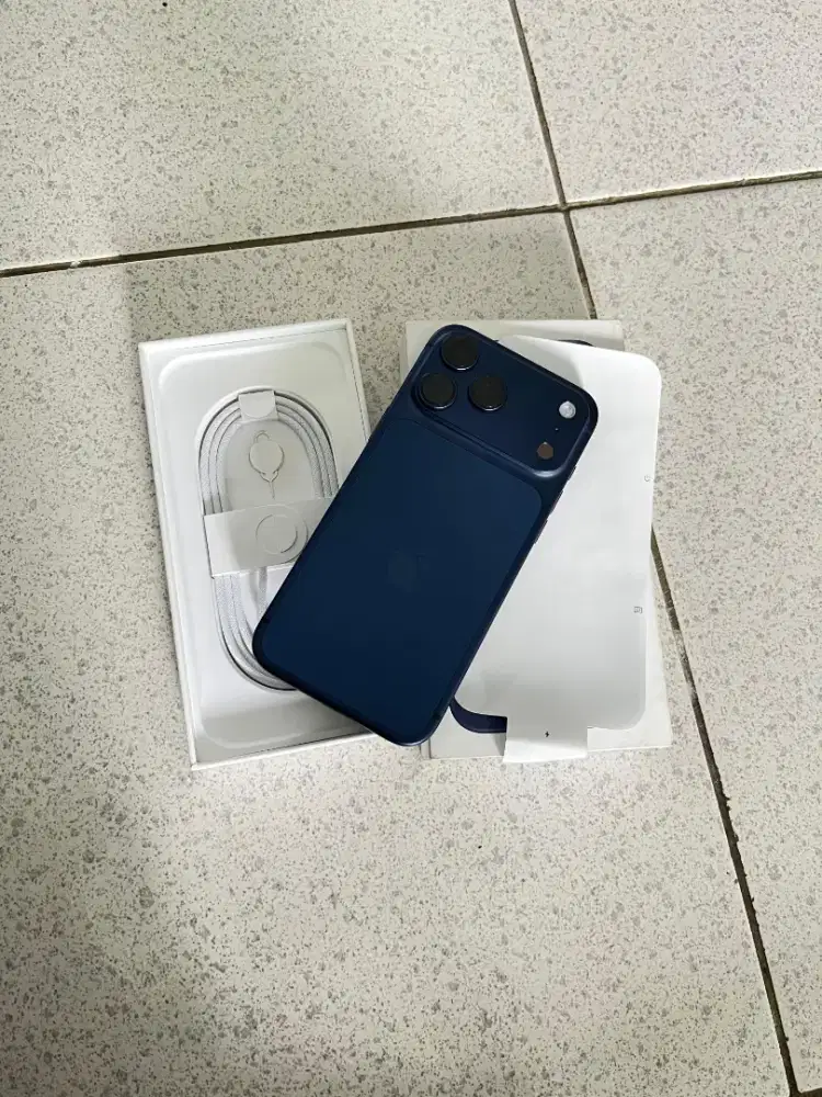IPhone 17 pro max 512 gb bea cukai 1 hari pakai