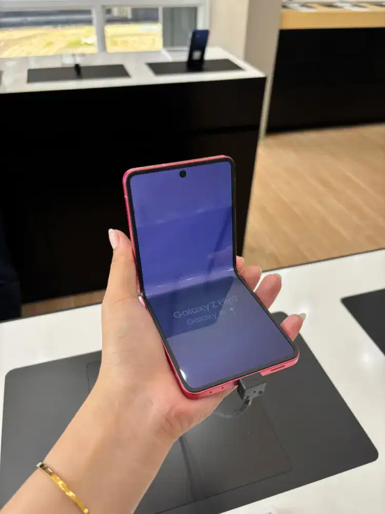 Samsung Galaxy Z Flip7