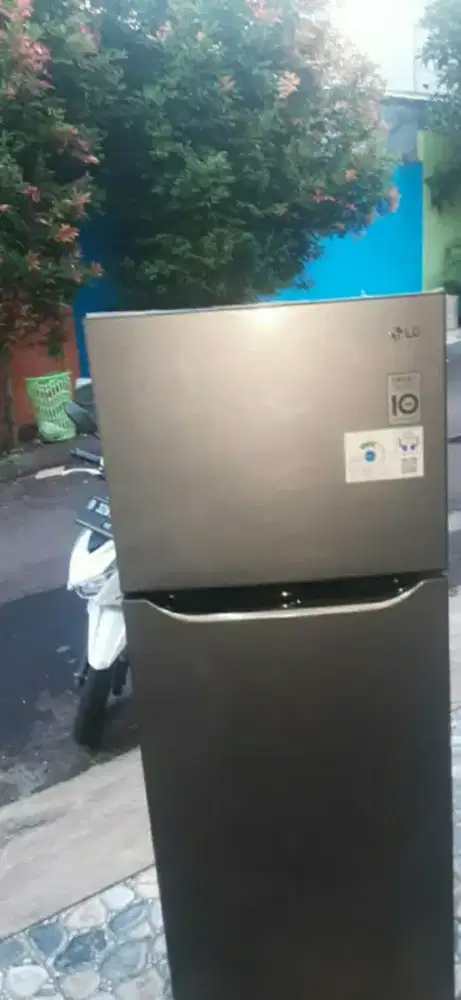 dijual Kulkas Lg inverter pakai baru 6bulan edisi sdh upgrade