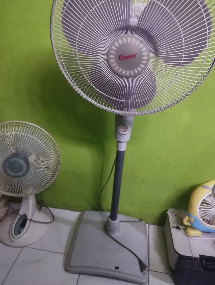 Kipas angin tongkat 16 inch cosmos
